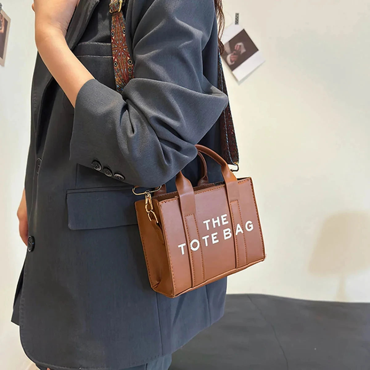 Brand Letter Handbag Designer Minimalist Design Handbag, European and American Fashion Crossbody Bag, Women's Retro One Shoulder